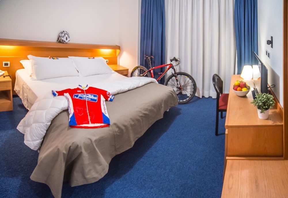 Fly Bike Hotel Trento Exterior photo