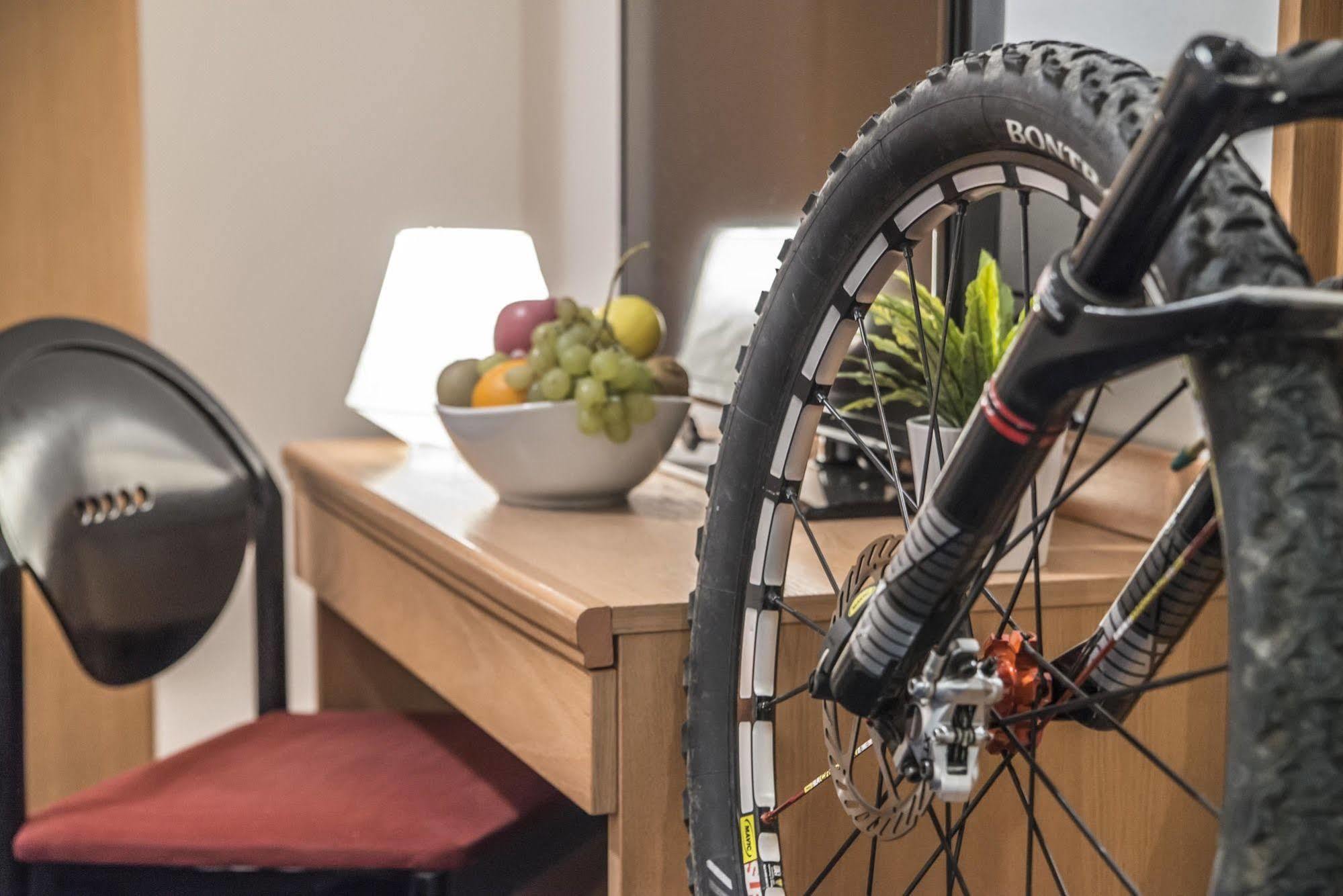 Fly Bike Hotel Trento Exterior photo